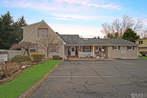 495 Ryders Ln, East Brunswick, NJ 08816-2769