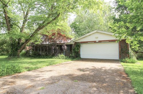17 Sycamore Dr, Florence, KY 41042-9664