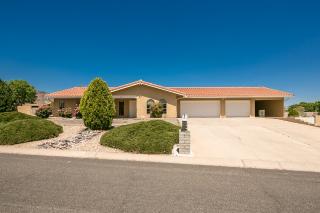895 Hillcrest Dr, Kingman, AZ 86409-6911