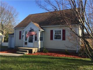 77 Soundview Ave, Bridgeport, CT 06611-3526