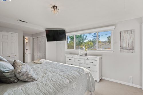 7793 Peppertree Rd, Pleasanton CA  94568-1348 exterior