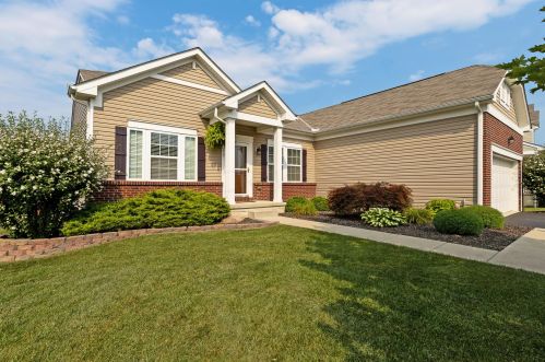 217 Weeping Willow Run Dr, Johnstown, OH 43031-1375