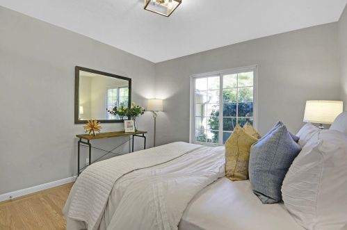 1725 Hampton Ave, Redwood City CA  94061-2608 exterior