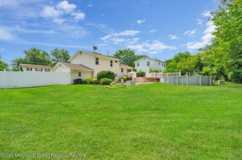 34 Wyoming Dr, Jackson Twp NJ  08527-1544 exterior