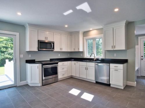 39 Cala Ave, Tiverton RI  02878-3214 exterior