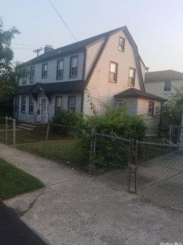 118-50 190th St, Jamaica, NY 11412-1039