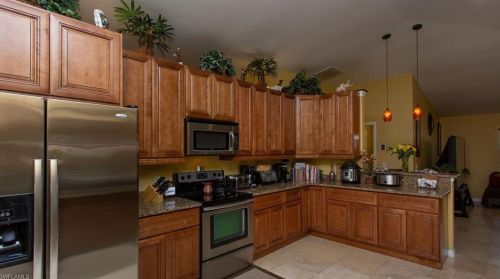 20 Crestwood Cir, Lehigh Acres FL 33936-5900 exterior