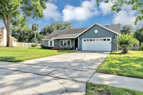 1750 Singing Palm Dr, Apopka FL  32712-2465 exterior