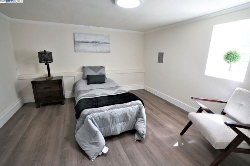 836 47th St, Oakland CA  94608-3202 exterior