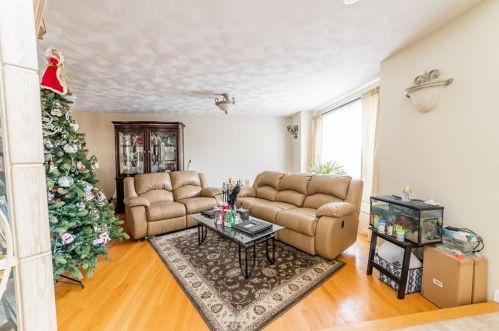 13 Betty St, Lincoln RI  02865-2203 exterior