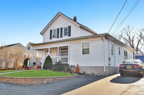 16 Allen Ln, Sloatsburg, NY 10974-1725