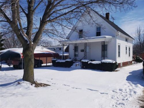41 Adams St, Silver Creek, NY 14136-1113