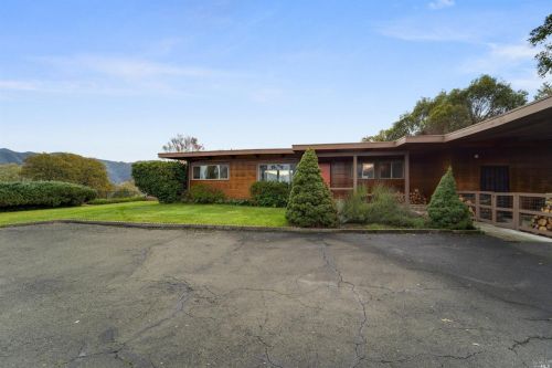 1941 Ridge Rd, Ukiah, CA 95482-4113