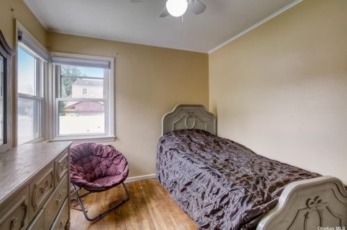 1317 Union Ave, Floral Park NY  11003-2610 exterior