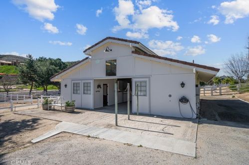 41664 Camino Del Vino, Temecula CA  92592-8439 exterior