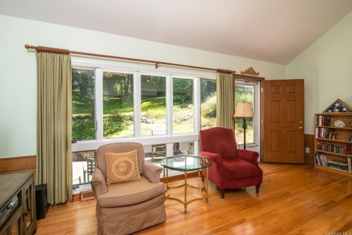 128 Underhill Rd, Crotonville NY  10562-4409 exterior