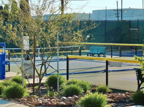 13421 Del Monte Dr, Seal Beach CA  90740-6701 exterior