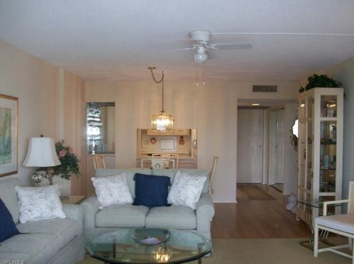 3 Bluebill Ave, Naples FL  34108-1788 exterior