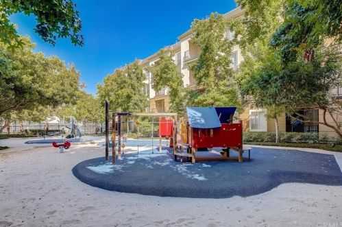 2403 Watermarke Pl, Irvine CA  92612-7690 exterior