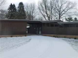 115 Valhalla Dr, New Castle, PA 16105-1036