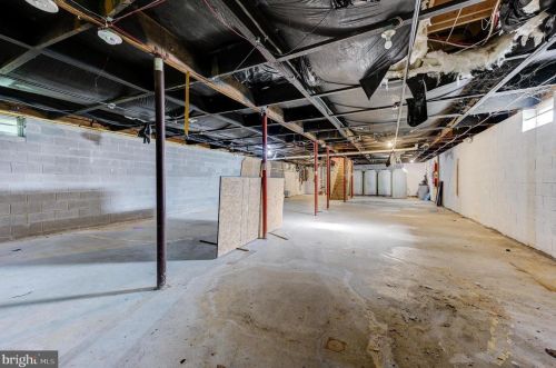 1356 Kings Hwy, Pilesgrove NJ 08098-2517 exterior