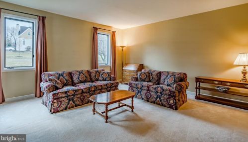 112 Quail Ln, Kennett Sq PA  19348-2652 exterior