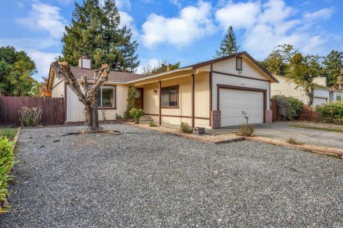 2364 Kipland Dr, Santa Rosa CA  95401-9141 exterior