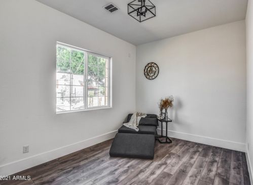 6434 12 St, Phoenix AZ 85086-4804 exterior