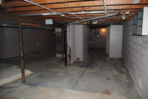 8339 Lk Dr, Milwaukee WI 53217-2816 exterior