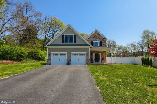 29 Garland Ln, Ephrata, PA 17522-9805