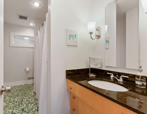 6812 Wooddale Ave, Minneapolis MN  55435-1635 exterior