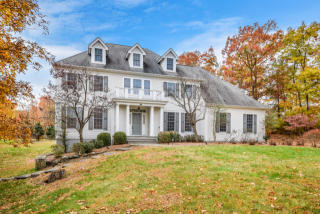 195 Evan Dr, Crotonville, NY 10562-1441