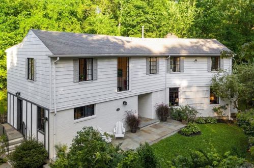 23 Ross Rd, Scarsdale, NY 10583-4425