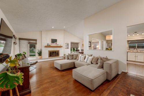 1600 Cambridge Dr, Liberty Township OH  45042 exterior