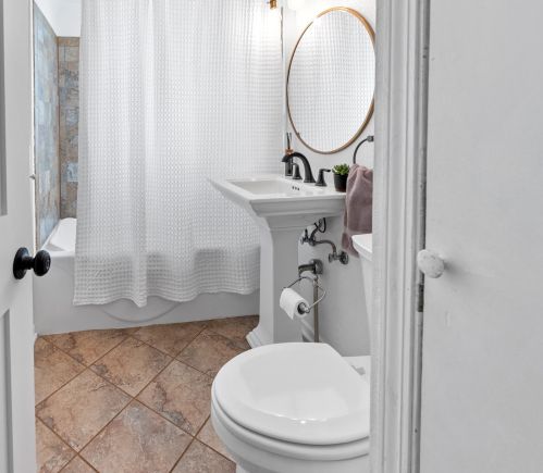 171 79, Milwaukee WI 53219-1118 exterior