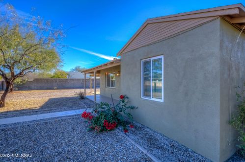 3250 24th St, Tucson, AZ 85713-2203
