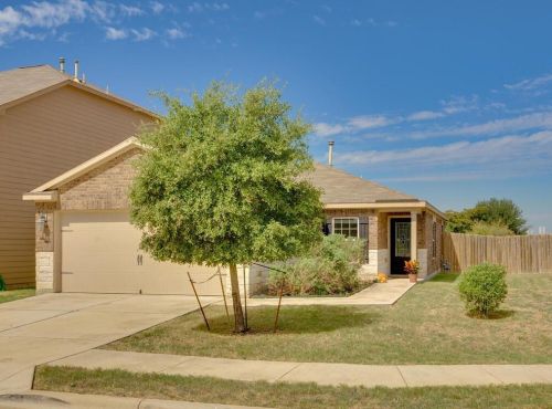 1404 Treeta Trl, Uhland, TX 78640