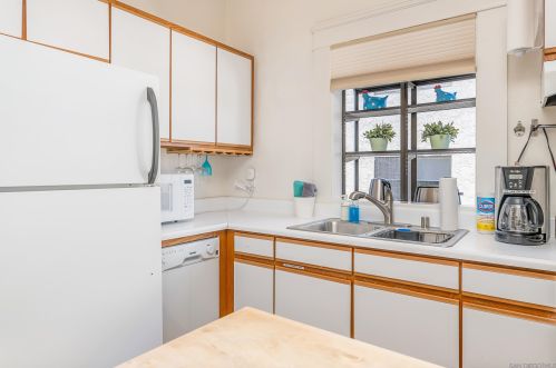 2129 B St, San Diego CA 92102-1848 exterior