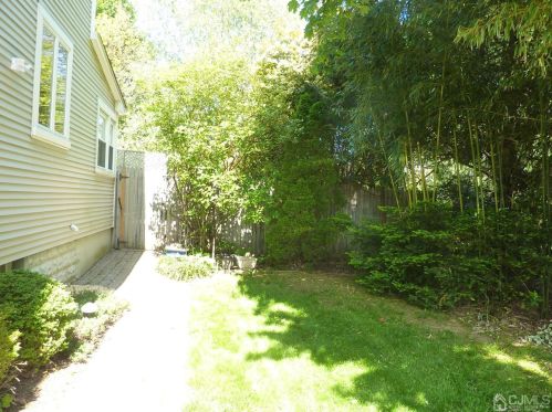 190 Willow St, East Brunswick NJ  08816-3138 exterior