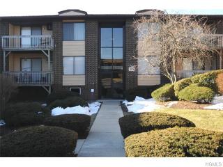 305 Country Club Ln, Mount Ivy, NY 10970-2527