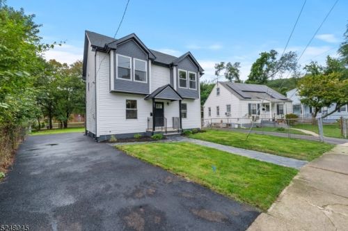 23 Kent Rd, Paterson, NJ 07502-1406