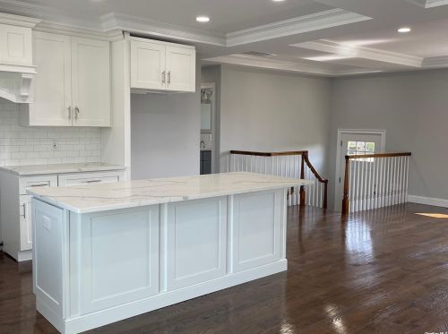 511 Bay 5th St, West Islip NY  11795-4709 exterior
