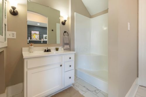 147 High St, London OH  43140-1315 exterior