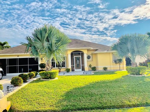 4413 Alsace Ave, Fort Pierce, FL 34983-8338