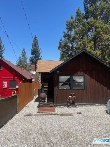 407 Garrick Way, Big Bear City CA  92314-8967 exterior
