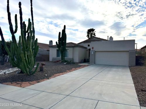 5267 Fairway Heights Dr, Tucson, AZ 85749-7135