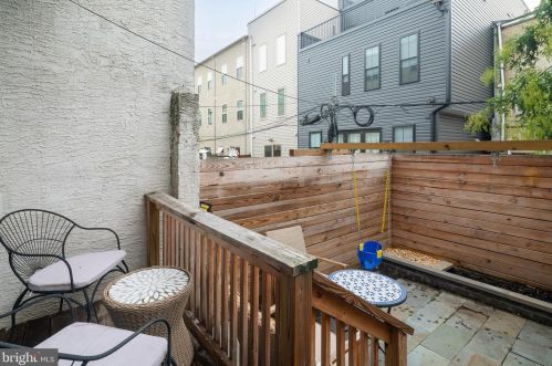 420 Federal St, Philadelphia PA  19147-5208 exterior