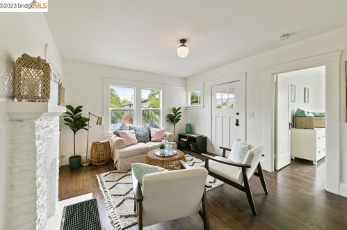 383 44th St, Oakland CA  94609-2224 exterior