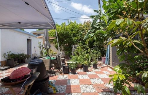 2125 Adriatic Ave, Long Beach CA 90810-3573 exterior