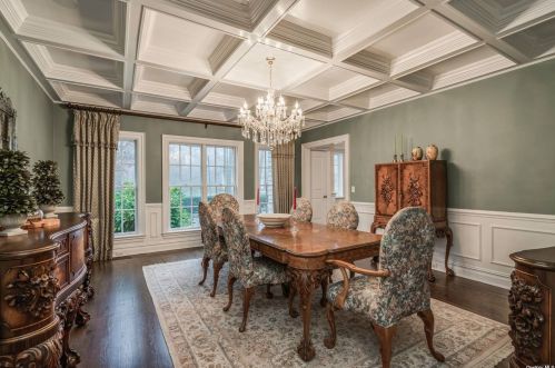 33 Farmstead Ln, Muttontown NY  11545-2601 exterior